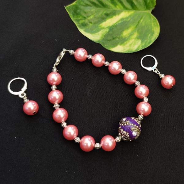 Elegant Shaded Color Pearls Bracelet golden  Modi Pearls