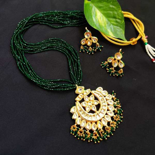 Hydro Beads Necklace With Kundan Pendant