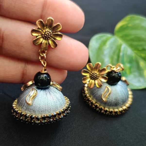 6 Kinds of Silk Thread Earrings to Accessorise Your Mehndi Ceremony Look to  Make It Surreal and Unforgettable