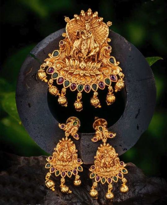 Quality Antique Gold (Lakshmi) Pendant 
