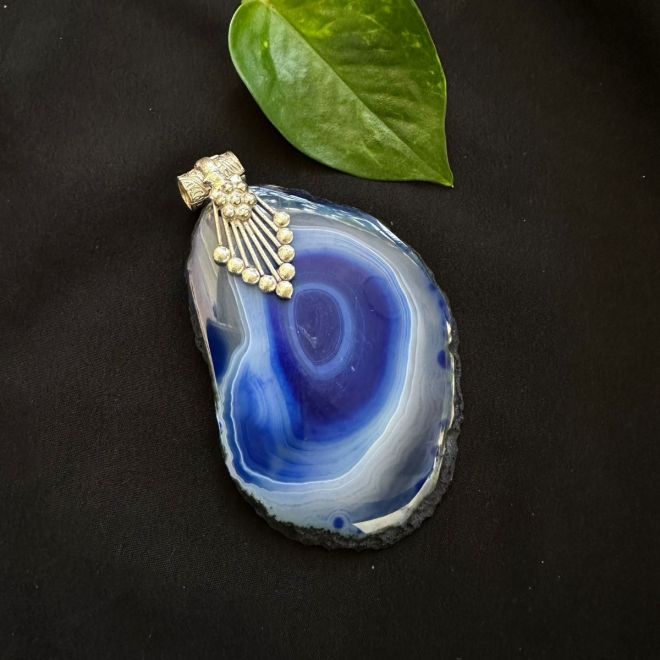 Agate hotsell slice pendant