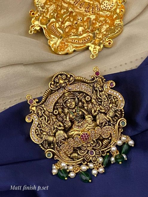 Antique gold sales lakshmi pendant