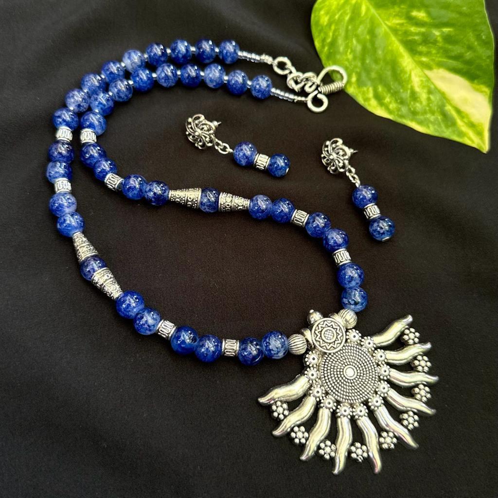 Royal Blue Crystal Lace Necklace – Pretty Shiny Beads